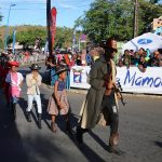 Des cowboys à la course de pneu, gonflé !