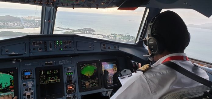 Pilote, Ewa Air, Mayotte