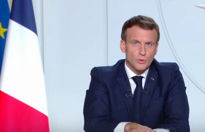 Emmanuel Macron, Outre-mer, confinement